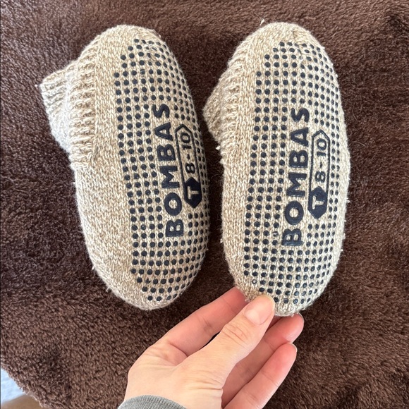 Bombas Beige Knit Slippers Toddler 8-10 - Picture 2 of 3